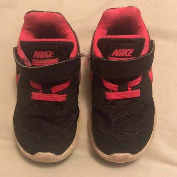 Nike Other - Nike Shoes!! 6c!!